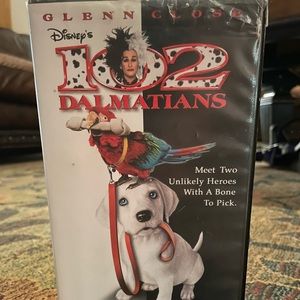 EIGHT (8) Disney VHS movies!